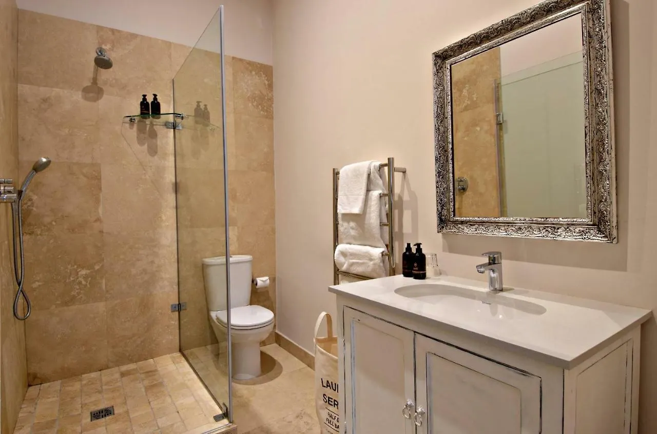Rhonda'S Manor Boutique Guest House Cape Town